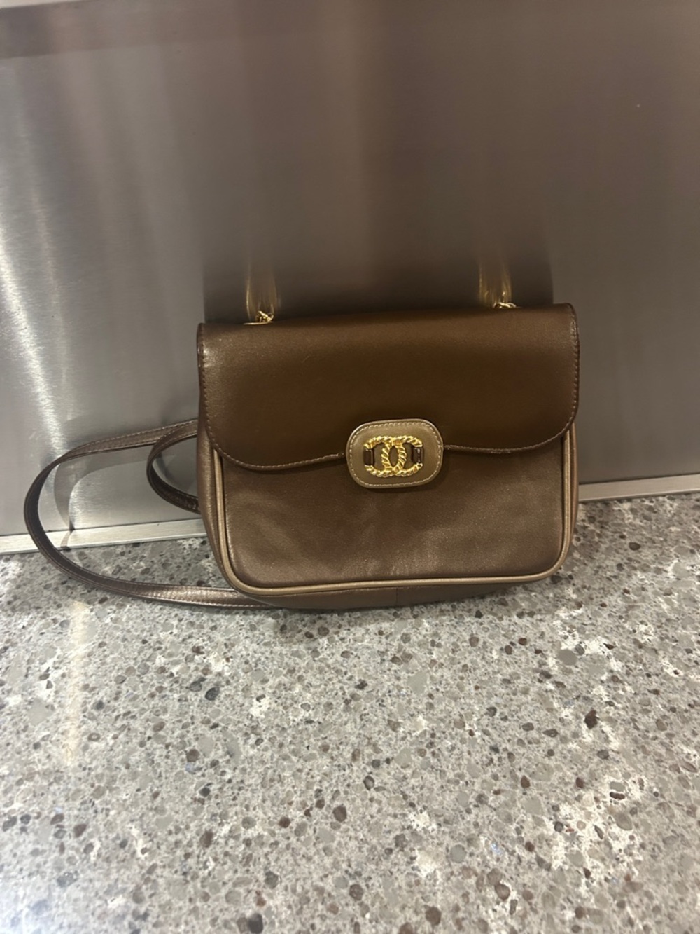 Small vintage Due Fratelli handbag in brown leather, Milan-Paris, made in Canada
